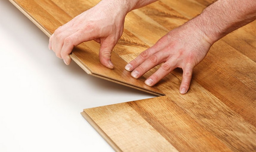 Pose de planches de parquet