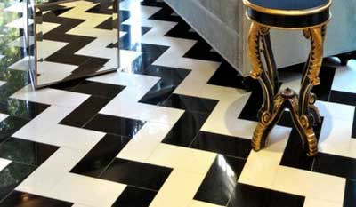 Pose de carrelage en chevrons 