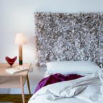 Quoi accrocher au mur à la place d'un tapis