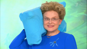 Pourquoi la présentatrice de télévision Elena Malysheva ne dort pas sur un oreiller et vous souhaite la même chose