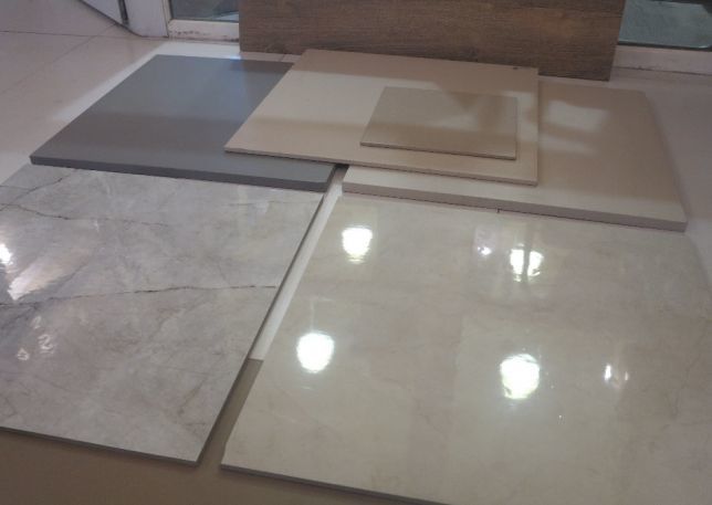 Carrelage ou carrelage en grès cérame, quel est le meilleur ?