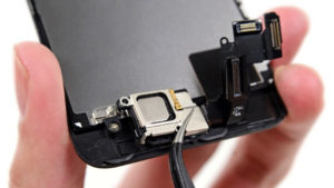 Où est le microphone du téléphone ?