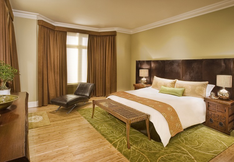 Moquette verte à beige.