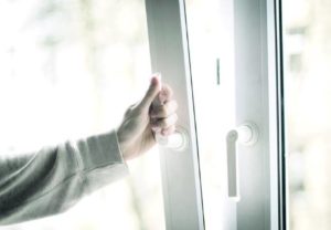 Aérer le bureau par la fenêtre ne suffit pas