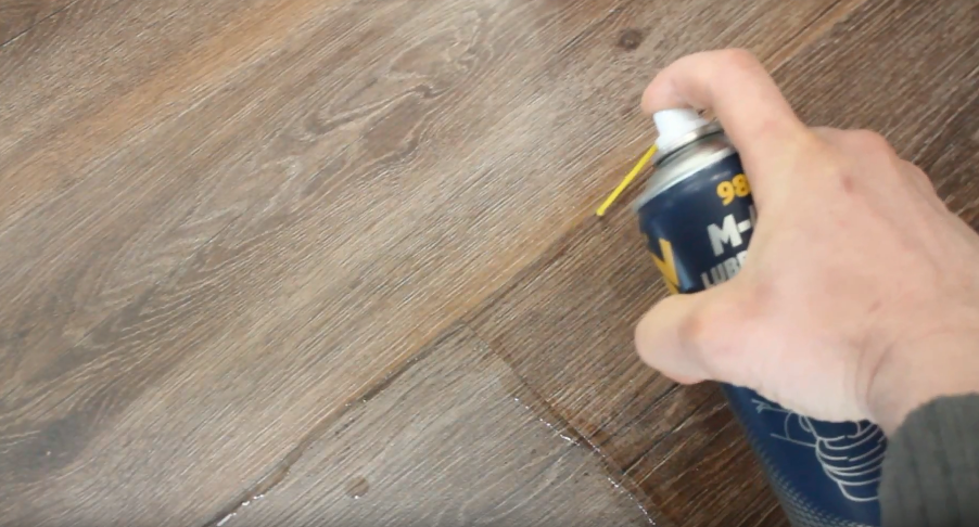 le sol stratifié craque