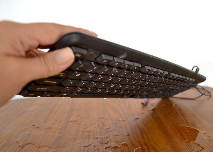 Retourner le clavier.