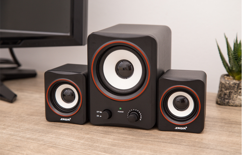 Les haut-parleurs ne doivent être bloqués par rien.