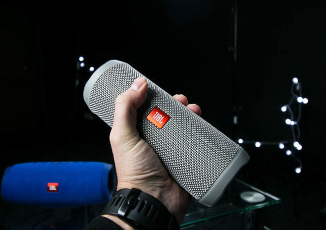 Comment redémarrer une enceinte JBL 