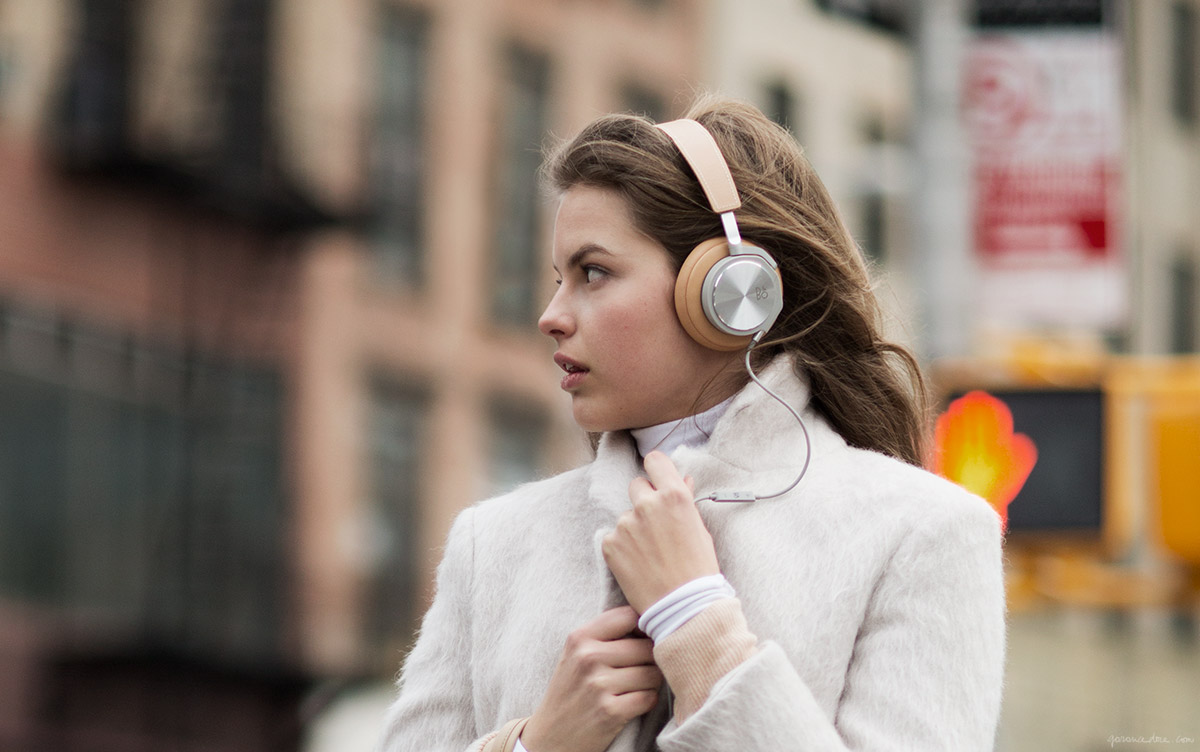 Casque supra-auriculaire.