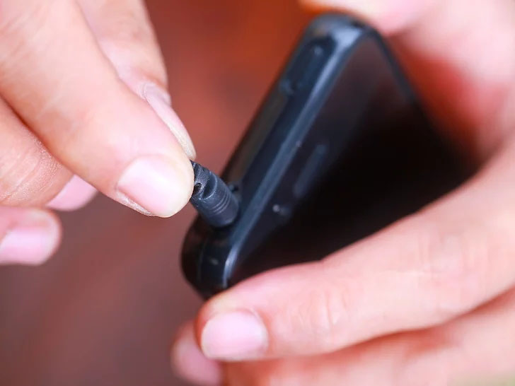 Vérification de la fiche du casque.