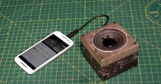 Haut-parleur fait maison à partir d'un ancien haut-parleur PC.