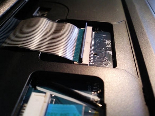 Câble pour clavier d'ordinateur portable.