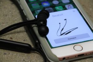 Téléphone avec écouteurs