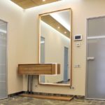 comment accrocher un miroir dans la maison