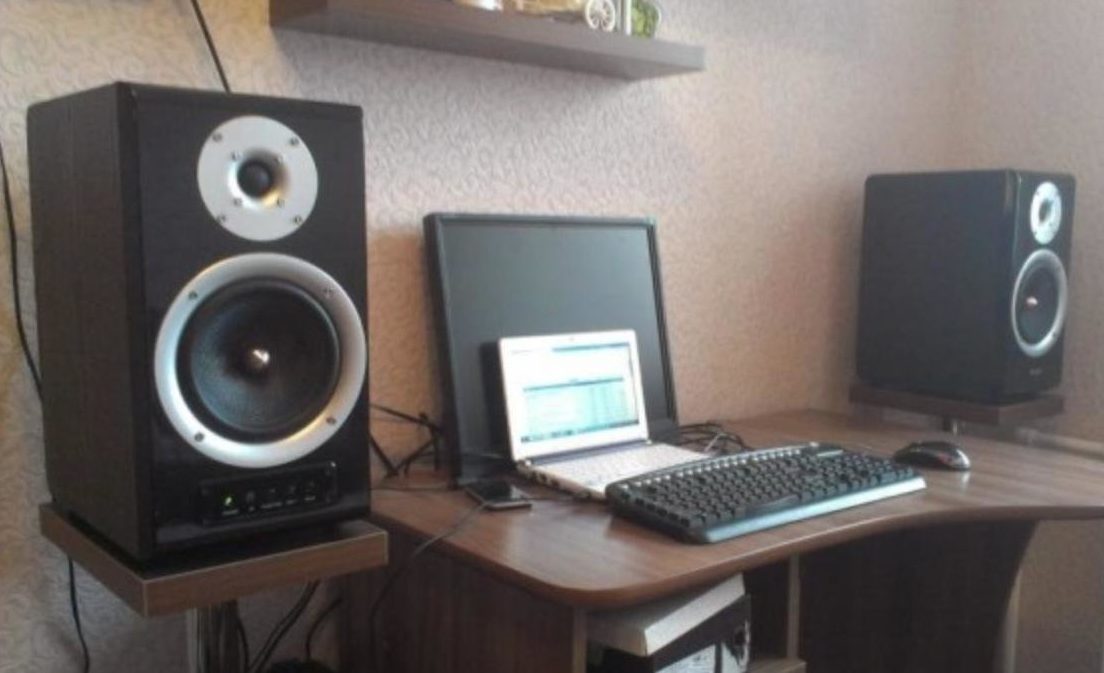 connecter des haut-parleurs à un ordinateur portable