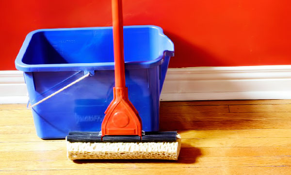 comment laver les sols d'une personne décédée