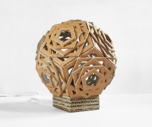 lampe en carton ondulé