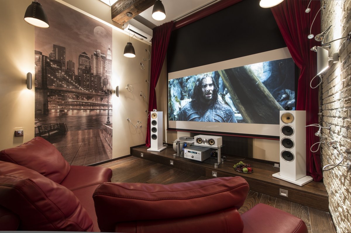 Le style de décoration home cinéma et le design de la pièce doivent être combinés.