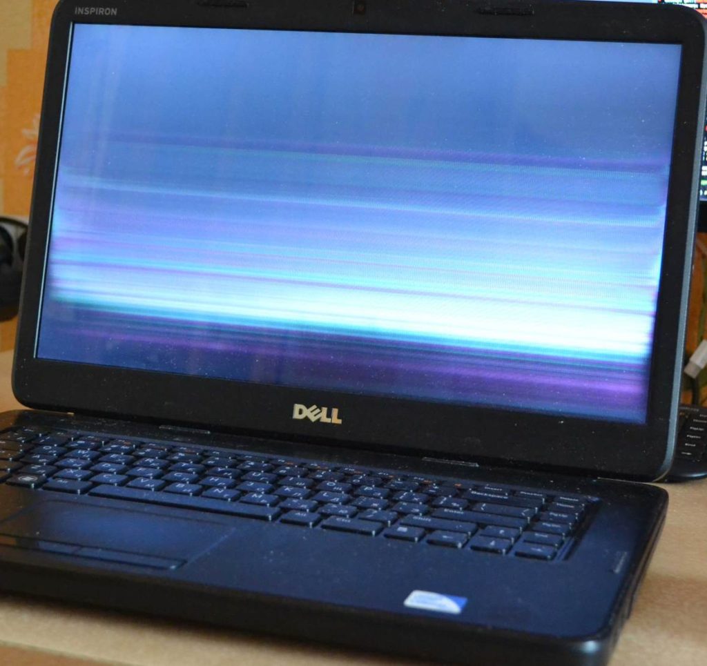 Le scintillement de l’écran rend impossible le travail sur un ordinateur portable.