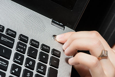 Comment allumer un ordinateur portable sans bouton d'alimentation