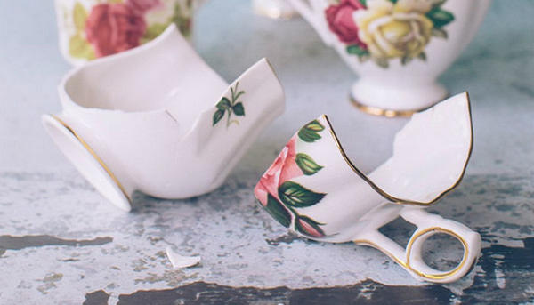 La vaisselle est cassée