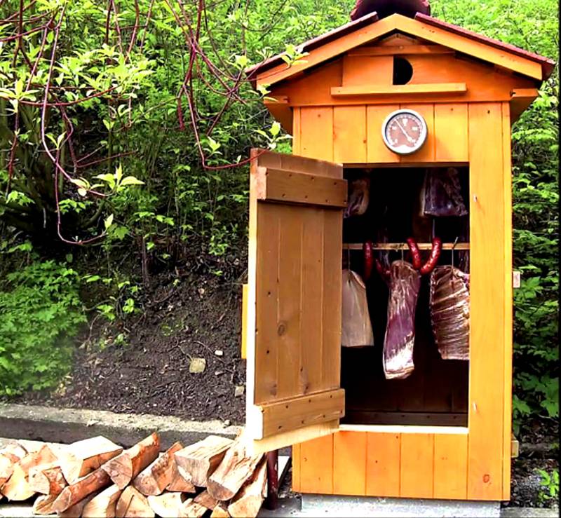 Produits dans le fumoir.