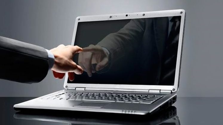 Écran noir sur ordinateur portable.