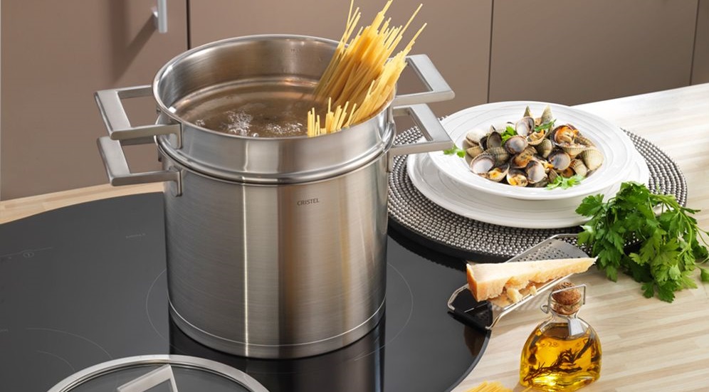 Poêle à spaghetti.