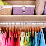 Commandez dans le placard.