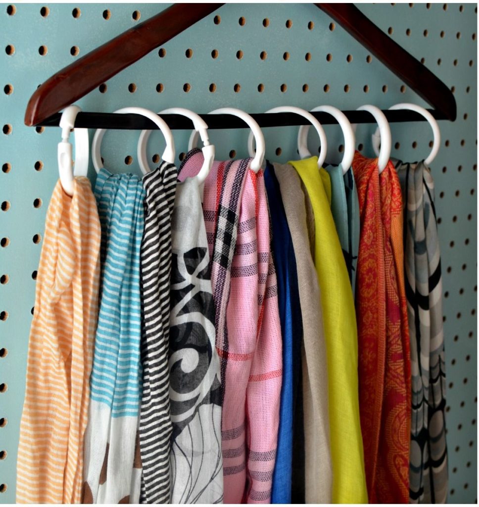 Conception de châles et d'écharpes.