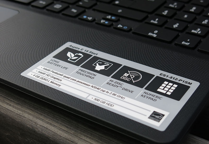 Autocollant sur la sacoche de l'ordinateur portable.