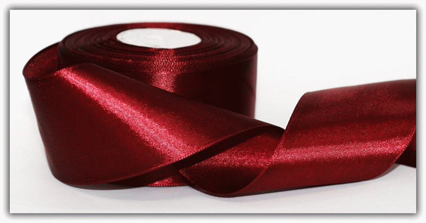 Le secret du ruban rouge sur le lit du couple