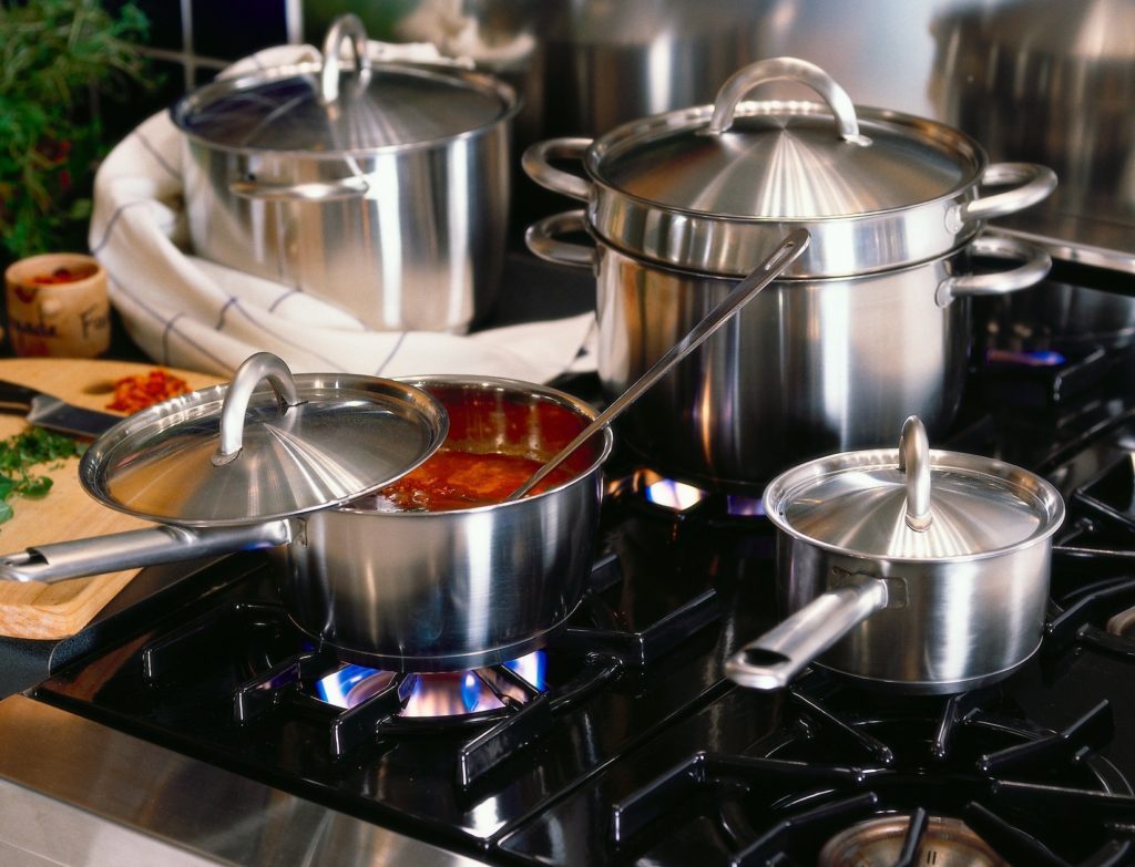 Poêle en acier inoxydable.