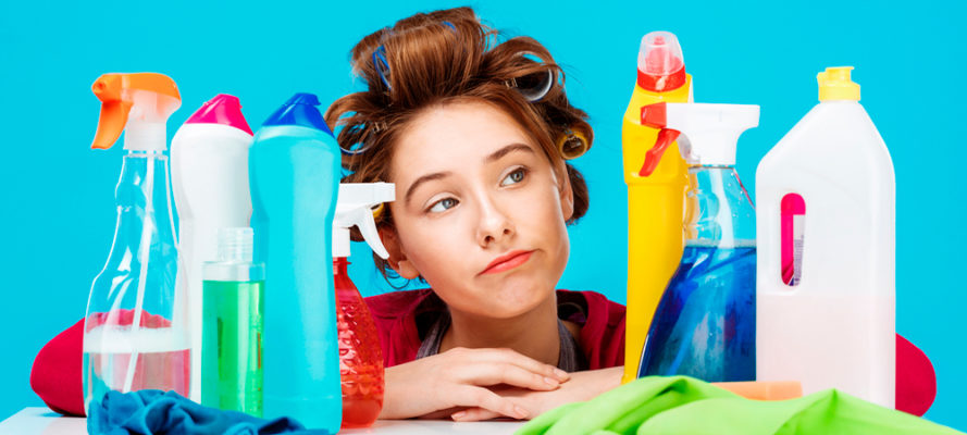Produits chimiques ménagers qui ne peuvent être manipulés qu'avec des gants
