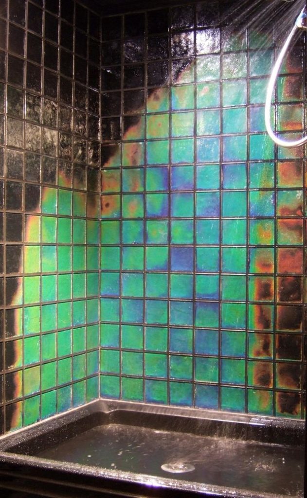 Les carreaux MOVING COLOR changent de couleur.