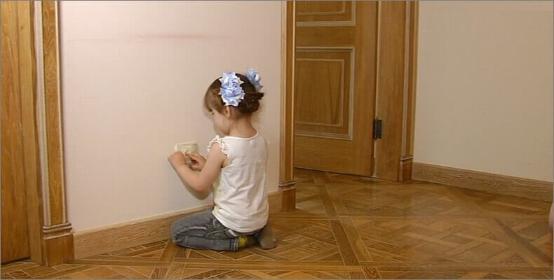 Comment protéger les prises des enfants.