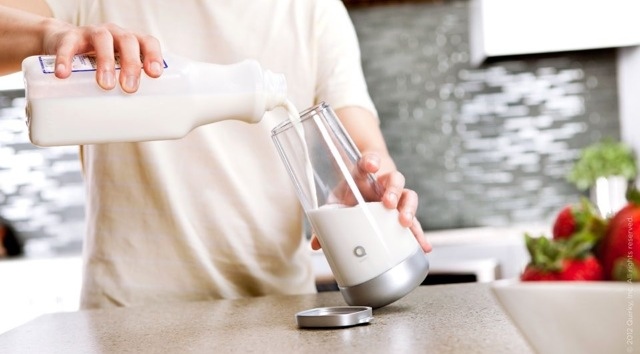 Un pichet indiquant que le lait est mauvais.