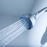 dépliant dans les douches américaines