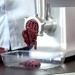 Pourquoi la viande noircit-elle dans un hachoir à viande ?