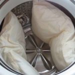 Oreillers dans la voiture.