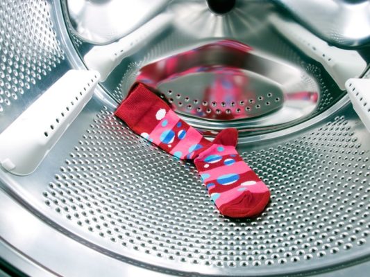 Où vont les chaussettes dans la machine à laver ?