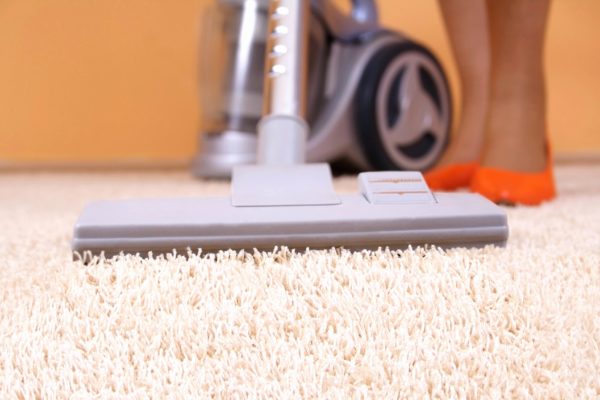 Comment sécher un tapis avec un aspirateur