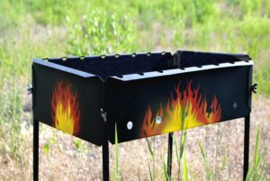 Barbecue recouvert de peinture.