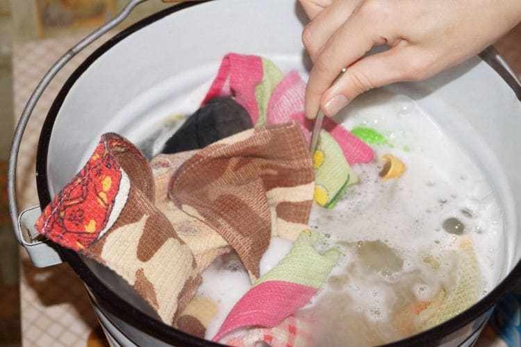 Tremper avec de la moutarde.