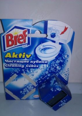 Pourquoi il ne faut pas mettre de cubes rafraîchissants dans le réservoir des toilettes