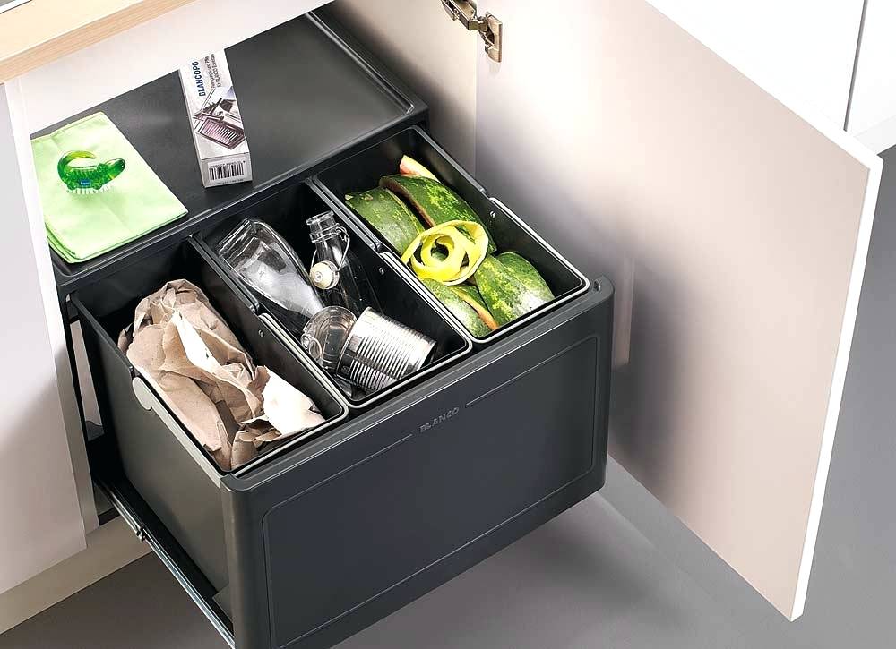 Systèmes de poubelles pour cuisines.