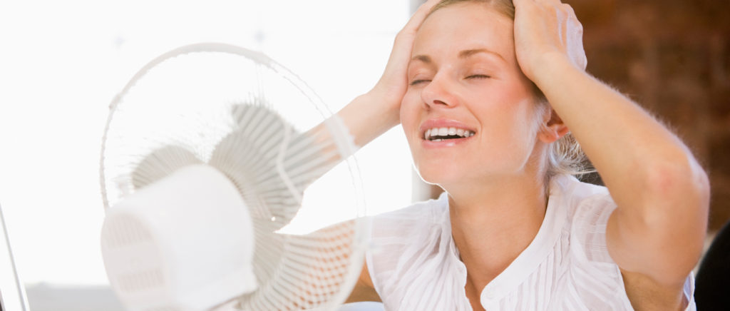 Femme au ventilateur.