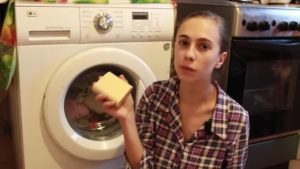 Qu'arrivera-t-il à la machine à laver si vous la lavez avec du savon à lessive ?