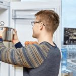 Placez la casserole au réfrigérateur.