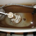 Rouille à l'intérieur du réservoir.